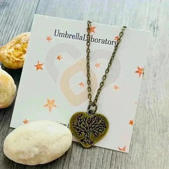 Tree of life necklace quirky heart jewelry - Picture 8 of 10